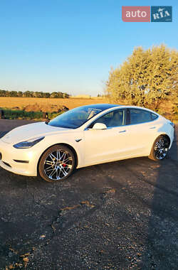 Седан Tesla Model 3 2019 в 