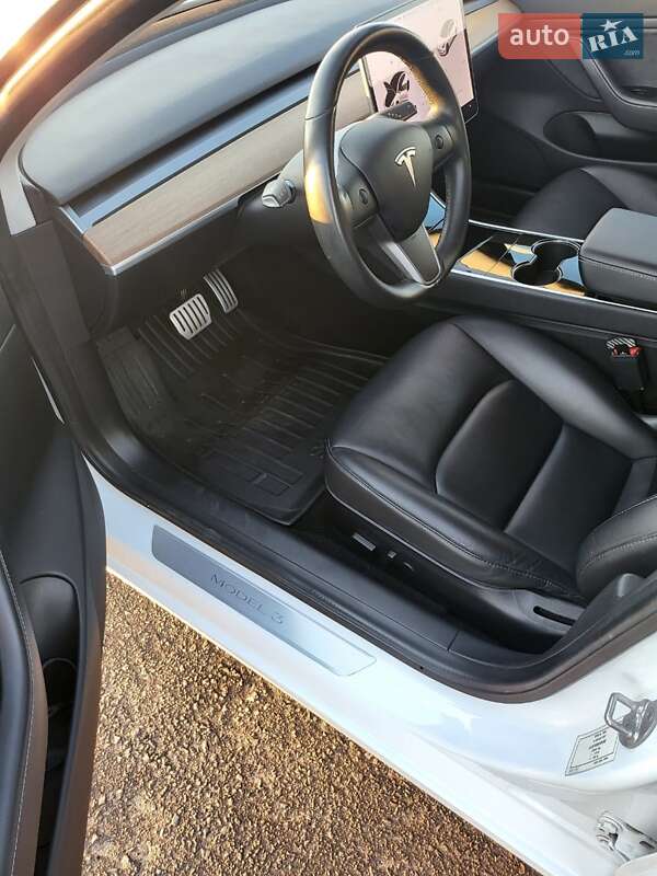 Седан Tesla Model 3 2019 в Одессе
