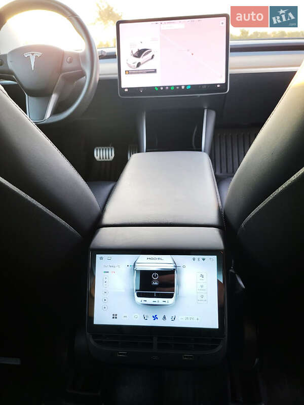 Седан Tesla Model 3 2019 в Одессе