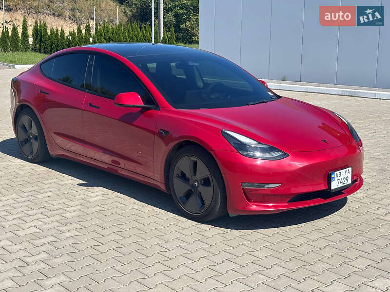 Седан Tesla Model 3 2022 в Виннице