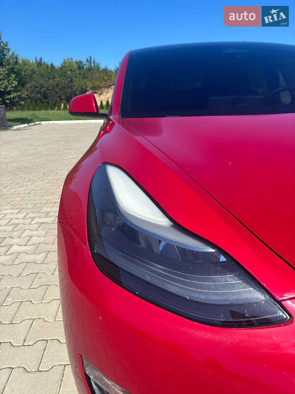 Седан Tesla Model 3 2022 в Виннице