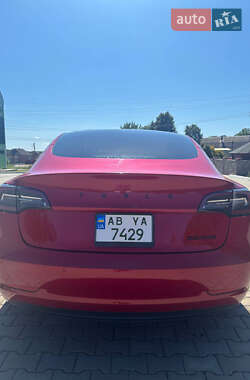 Седан Tesla Model 3 2022 в 