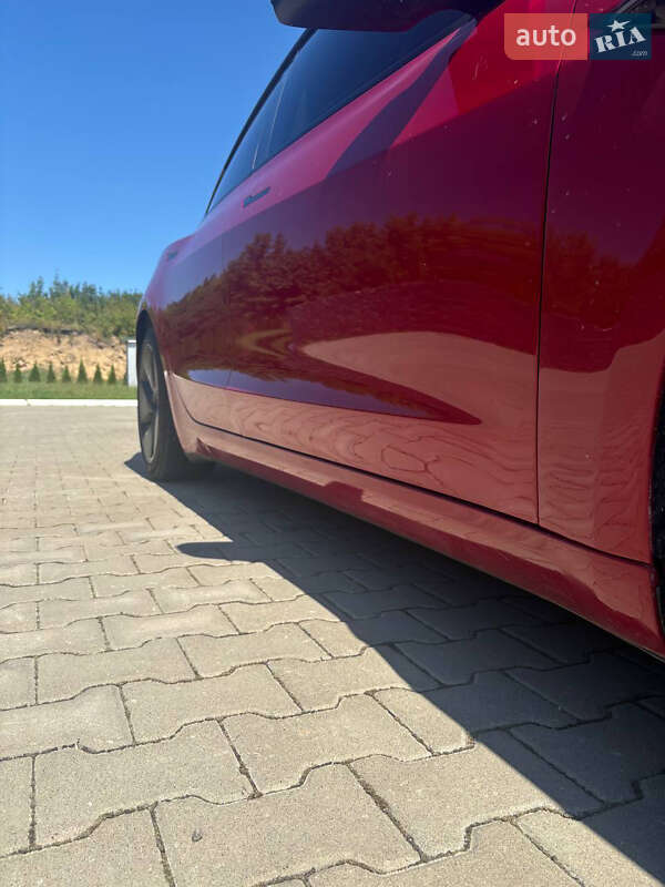 Седан Tesla Model 3 2022 в Виннице