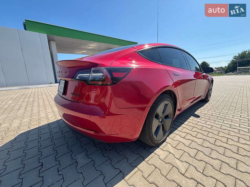 Седан Tesla Model 3 2022 в Виннице