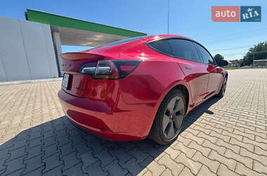 Седан Tesla Model 3 2022 в 