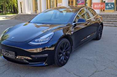 Седан Tesla Model 3 2019 в 