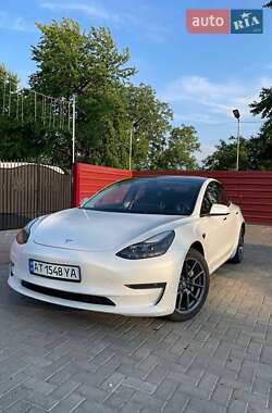 Седан Tesla Model 3 2022 в Чернівцях