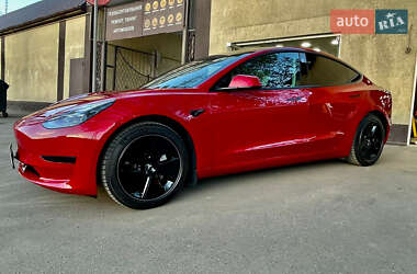 Седан Tesla Model 3 2021 в 