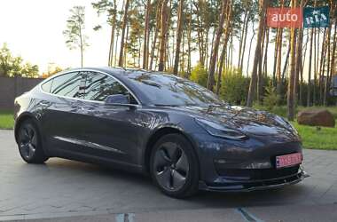 Седан Tesla Model 3 2019 в 