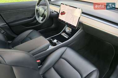 Седан Tesla Model 3 2019 в 