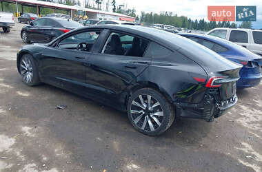 Седан Tesla Model 3 2024 в 