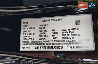 Седан Tesla Model 3 2024 в 