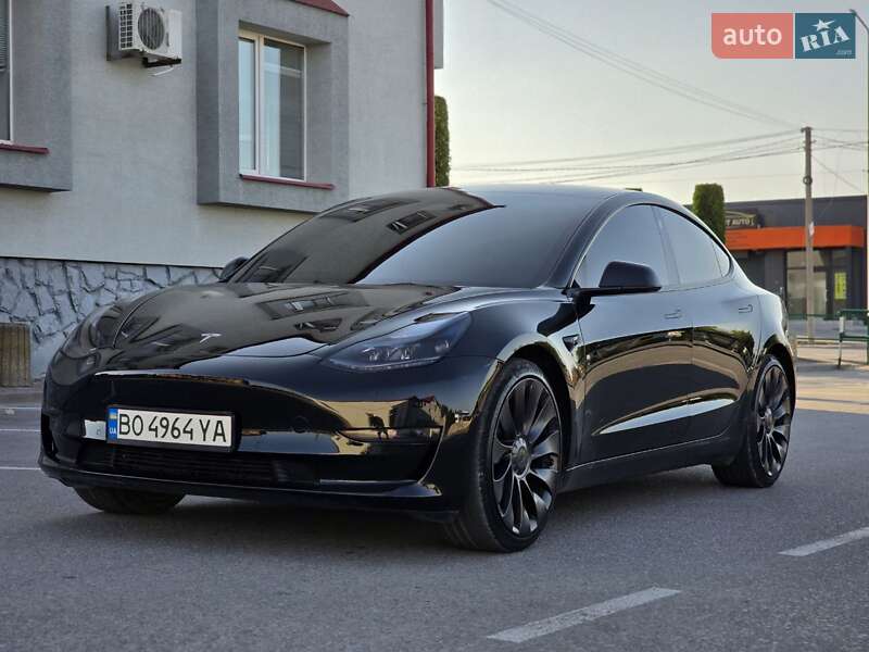 Седан Tesla Model 3 2022 в Тернополі