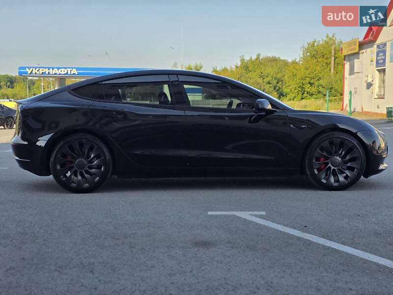 Седан Tesla Model 3 2022 в Тернополі