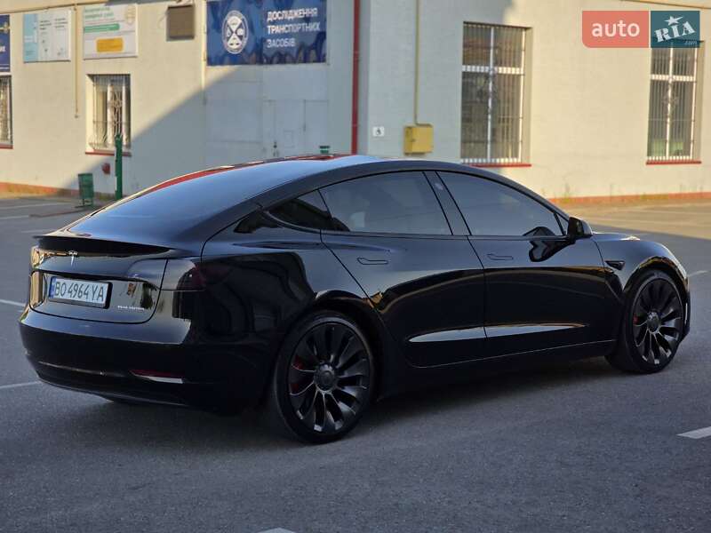 Седан Tesla Model 3 2022 в Тернополі