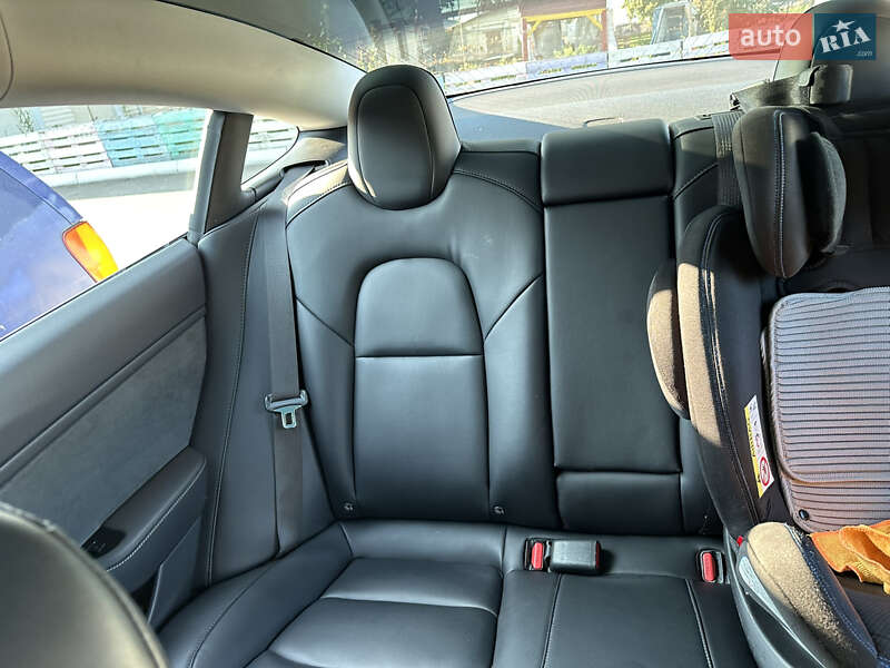 Седан Tesla Model 3 2019 в Києві