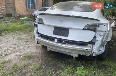 Седан Tesla Model 3 2020 в 