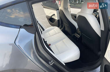 Седан Tesla Model 3 2024 в 