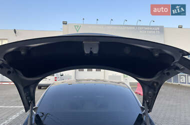 Седан Tesla Model 3 2024 в 