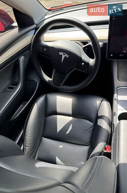 Седан Tesla Model 3 2022 в 