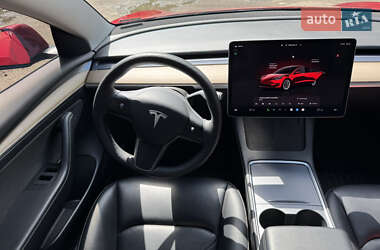Седан Tesla Model 3 2022 в 