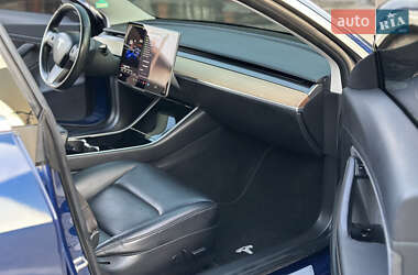 Седан Tesla Model 3 2018 в 