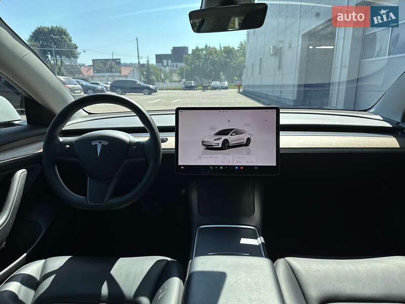Седан Tesla Model 3 2022 в Львові