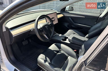 Седан Tesla Model 3 2022 в 