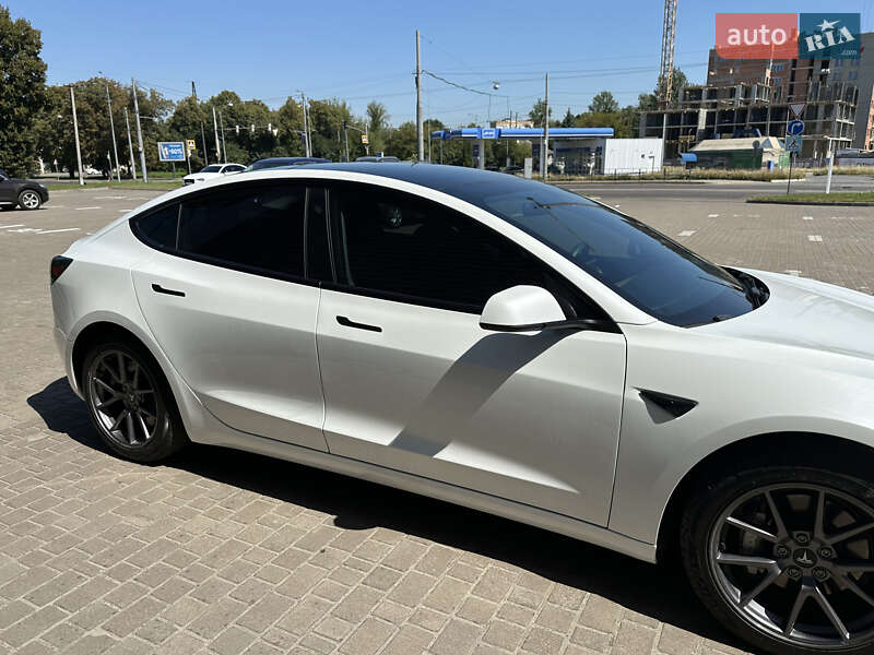 Седан Tesla Model 3 2022 в Львові