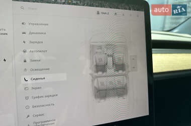 Седан Tesla Model 3 2022 в 
