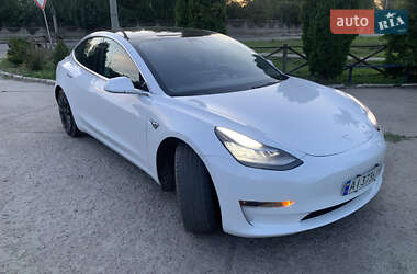 Седан Tesla Model 3 2019 в Сумах