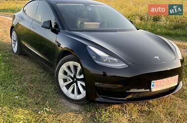 Седан Tesla Model 3 2021 в 