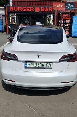 Седан Tesla Model 3 2023 в 