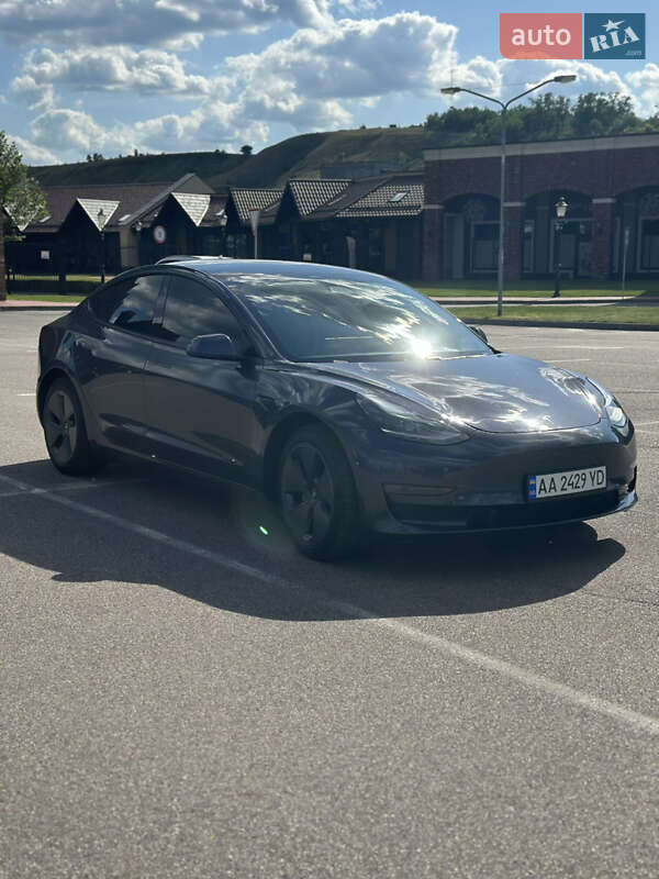 Седан Tesla Model 3 2021 в Києві