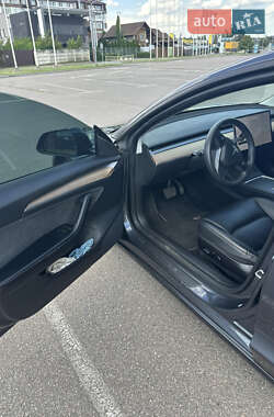 Седан Tesla Model 3 2021 в 