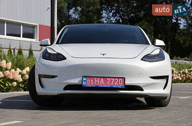 Седан Tesla Model 3 2021 в 