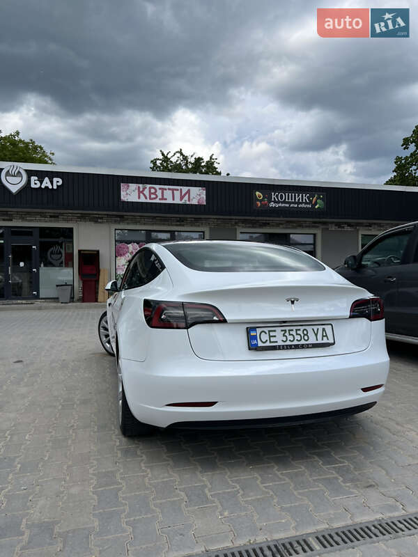 Седан Tesla Model 3 2022 в Чернівцях