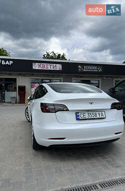 Седан Tesla Model 3 2022 в 
