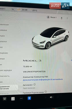 Седан Tesla Model 3 2022 в 
