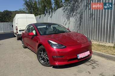 Седан Tesla Model 3 2021 в 