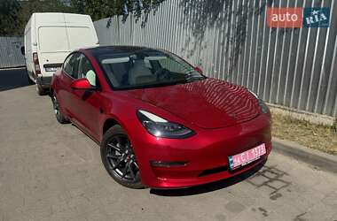 Седан Tesla Model 3 2021 в 