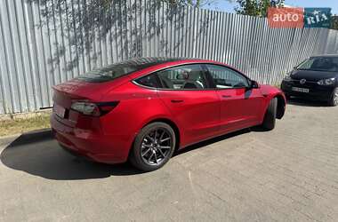 Седан Tesla Model 3 2021 в 