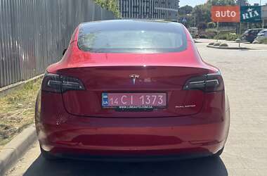 Седан Tesla Model 3 2021 в 