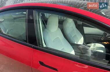 Седан Tesla Model 3 2021 в 