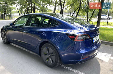 Седан Tesla Model 3 2021 в 