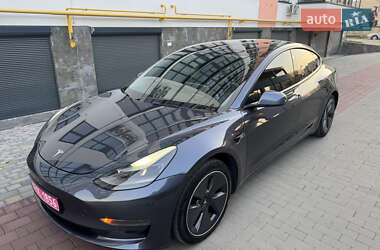 Седан Tesla Model 3 2021 в 
