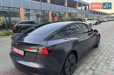 Седан Tesla Model 3 2021 в 