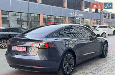 Седан Tesla Model 3 2021 в 