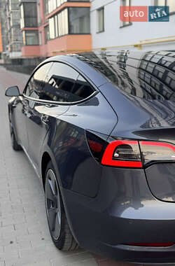 Седан Tesla Model 3 2021 в 