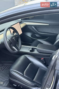 Седан Tesla Model 3 2021 в 